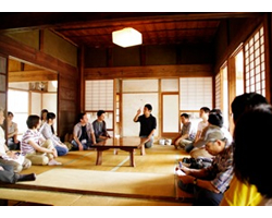 人結びの場